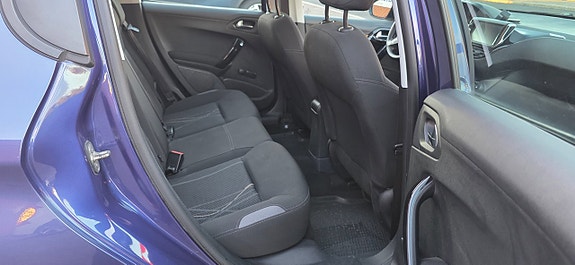 Peugeot 208 9 of 14