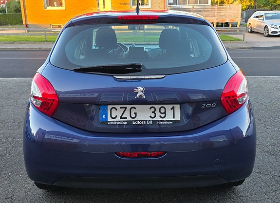 Peugeot 208 4 of 14