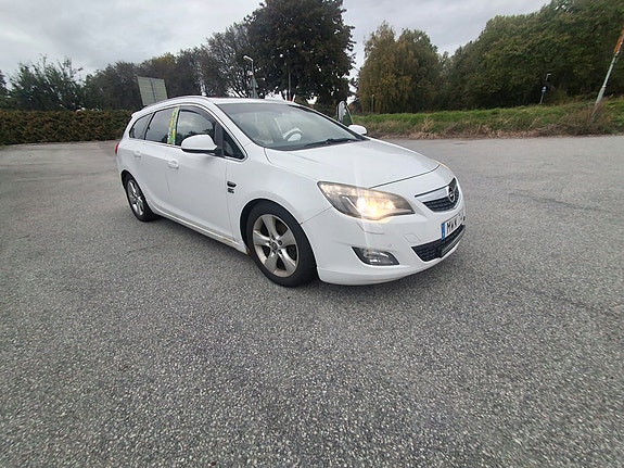 Opel Astra 2 of 18