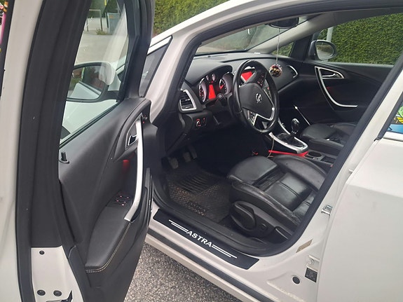 Opel Astra 17 of 18