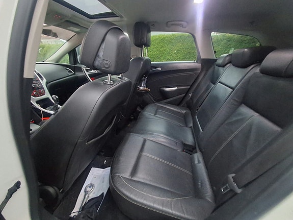 Opel Astra 9 of 18