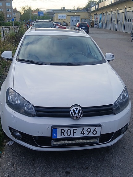 Volkswagen Golf VI 2 of 3