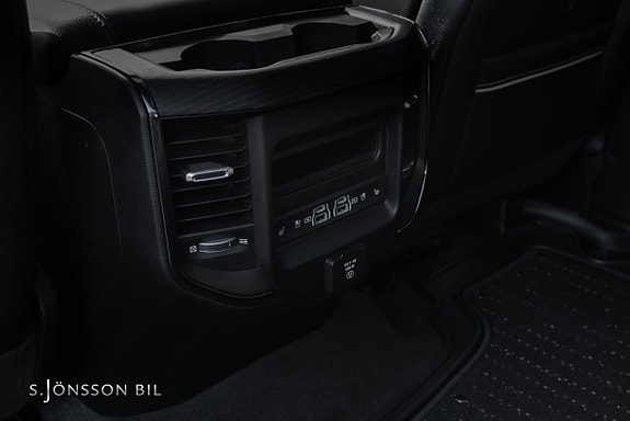 Dodge RAM 1500 11 of 27