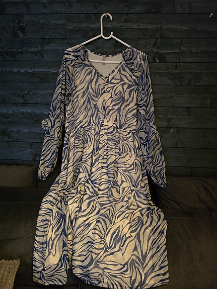 Product image 1 of 8