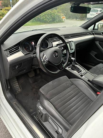 Volkswagen Passat 4 of 8