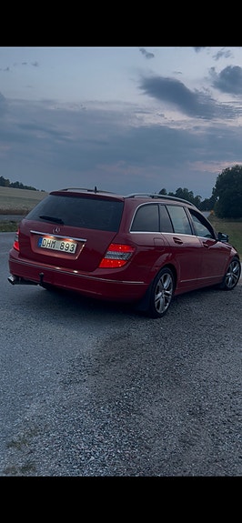 Mercedes-Benz C200 3 of 7