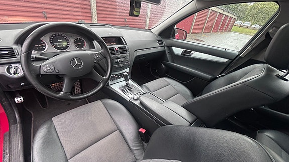 Mercedes-Benz C200 4 of 7