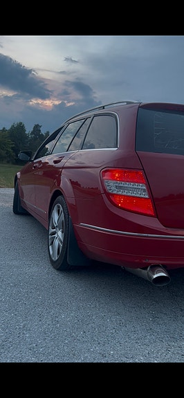 Mercedes-Benz C200 2 of 7