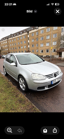 Volkswagen Golf V 3 of 9