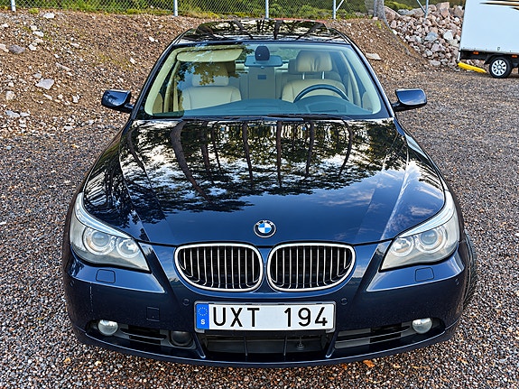 BMW 545i 2 of 11