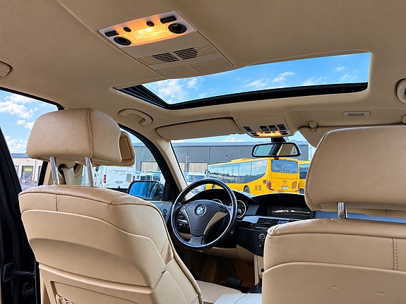 BMW 545i 8 of 11