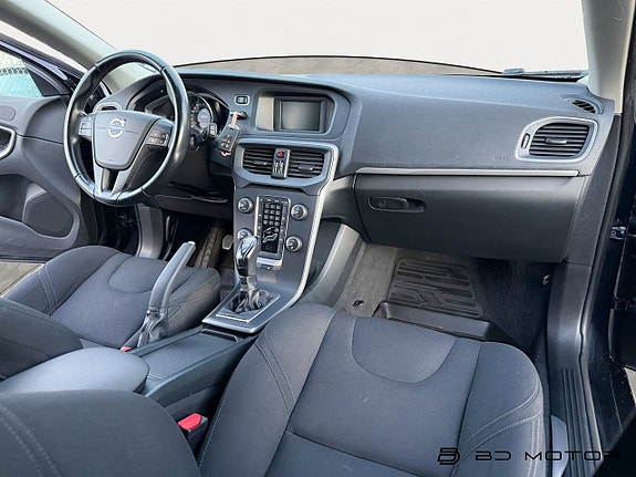 Volvo V40 11 of 15