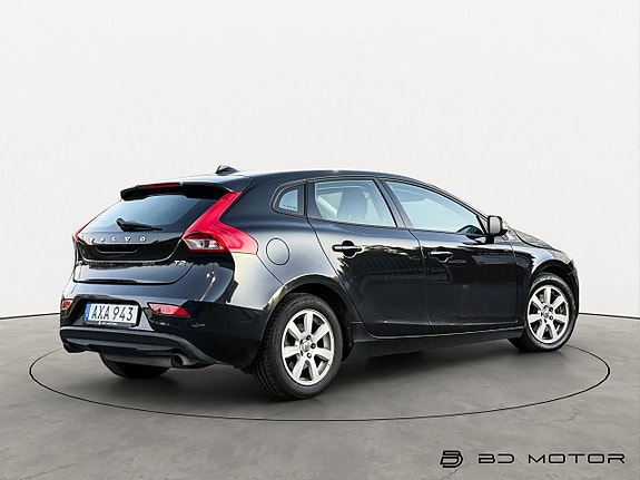 Volvo V40 3 of 15