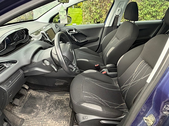 Peugeot 208 7 of 10