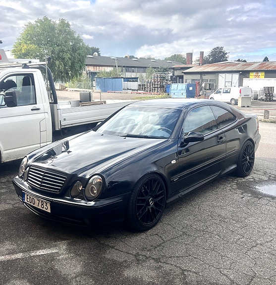 Mercedes-Benz CLK430 2 of 5