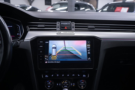 Volkswagen Passat 23 of 29