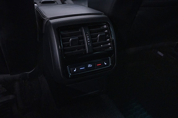 Volkswagen Passat 14 of 29