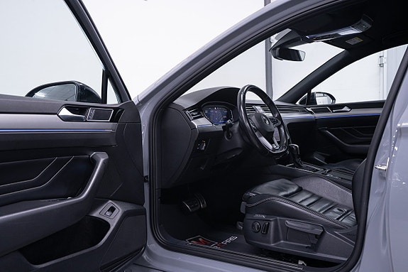 Volkswagen Passat 10 of 29
