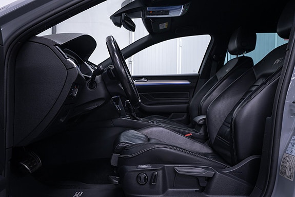 Volkswagen Passat 11 of 29