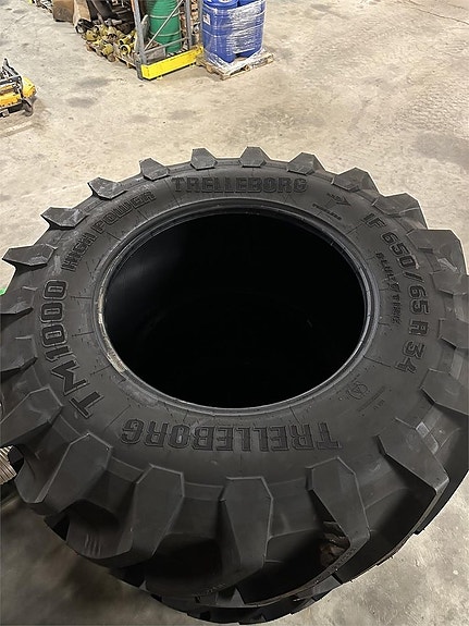 Trelleborg TM1000 High Power IF 650/65R34 2 of 2