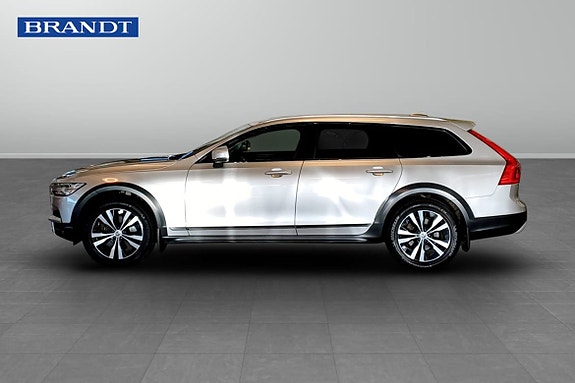 Volvo V90 Cross Country 3 of 9