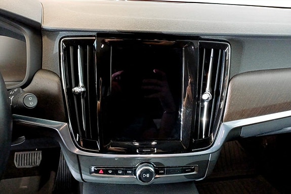 Volvo V90 Cross Country 6 of 9