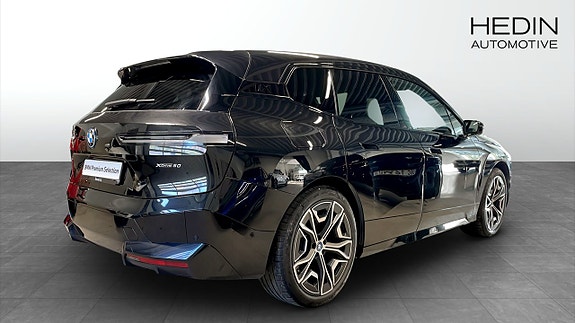 BMW iX 2 of 9