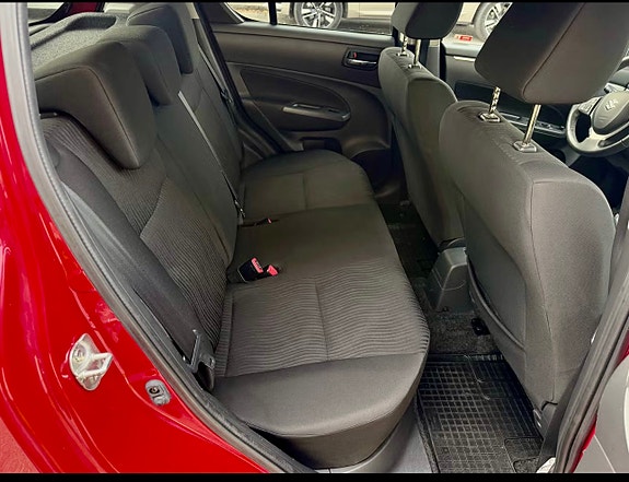 Suzuki Swift 8 of 17
