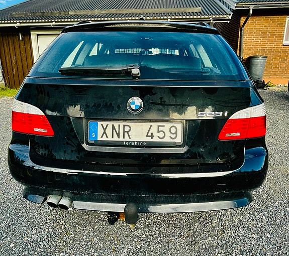 BMW 523i 4 of 9