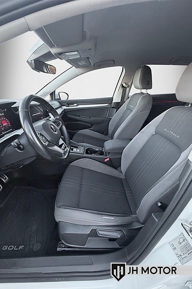 Volkswagen Golf Alltrack 13 of 20