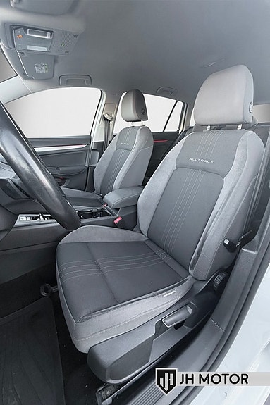 Volkswagen Golf Alltrack 12 of 20