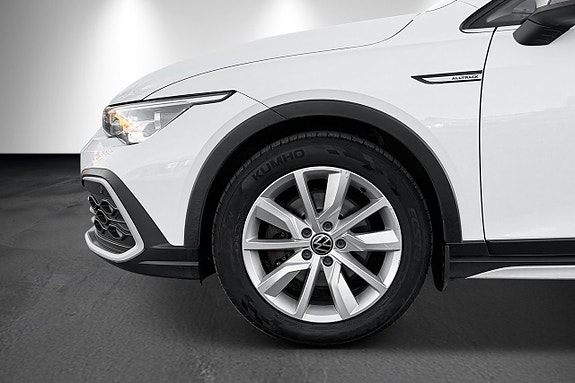 Volkswagen Golf Alltrack 11 of 20