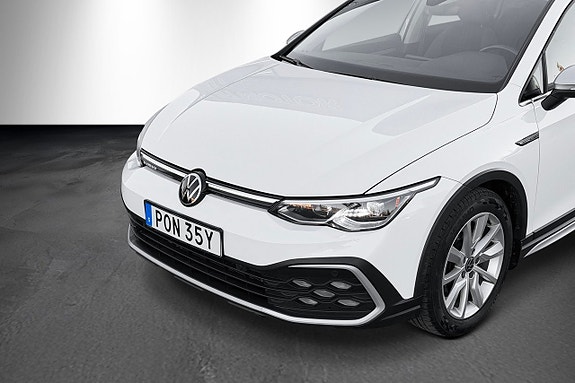 Volkswagen Golf Alltrack 10 of 20