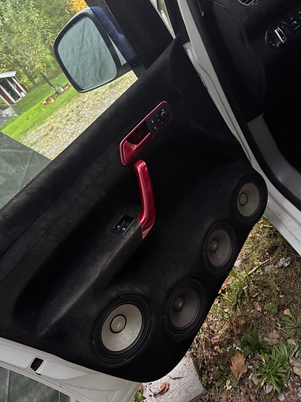 Volkswagen Caddy 2 of 8