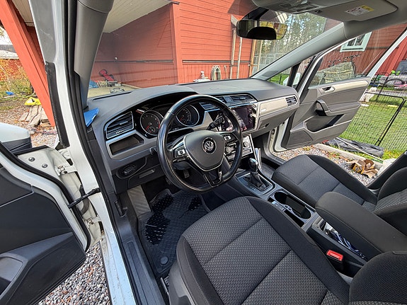 Volkswagen Touran 6 of 10