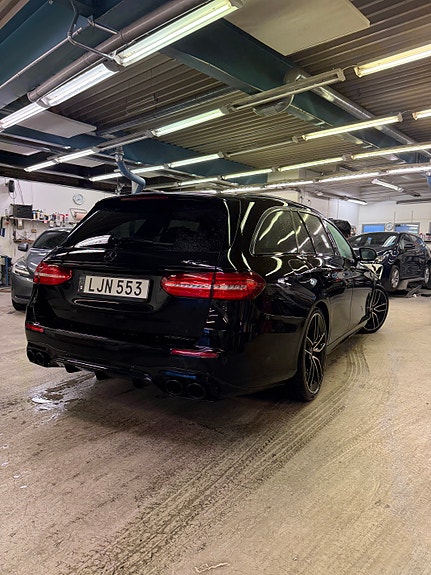 Mercedes-Benz E53 3 of 8