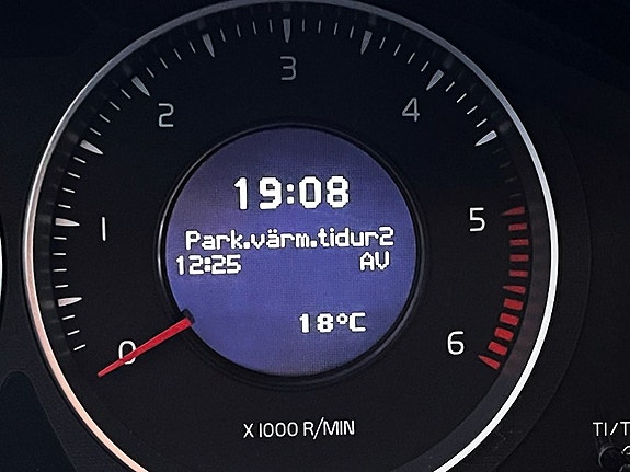 Volvo XC60 16 of 17