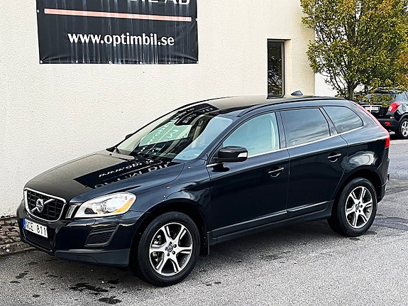 Volvo XC60 2 of 17