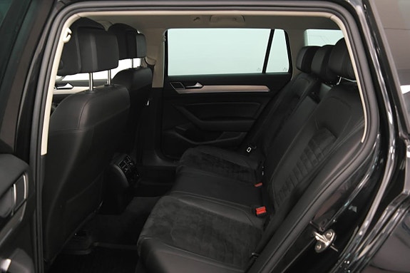 Volkswagen Passat 14 of 21