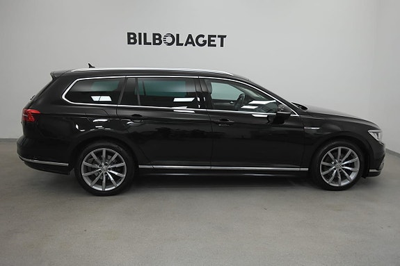 Volkswagen Passat 4 of 21