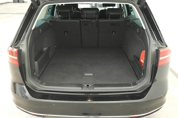 Volkswagen Passat 18 of 21