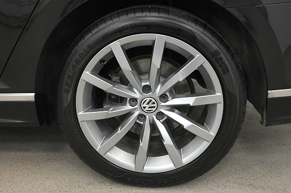 Volkswagen Passat 21 of 21