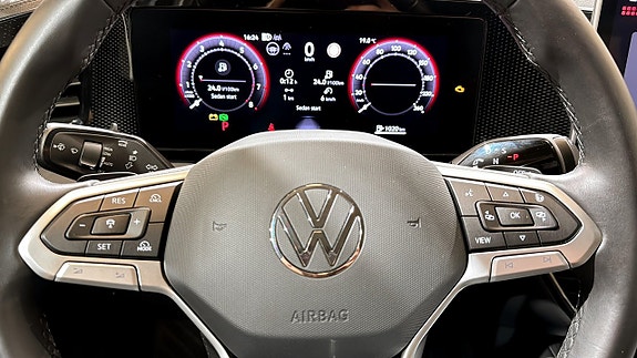 Volkswagen Passat 19 of 22
