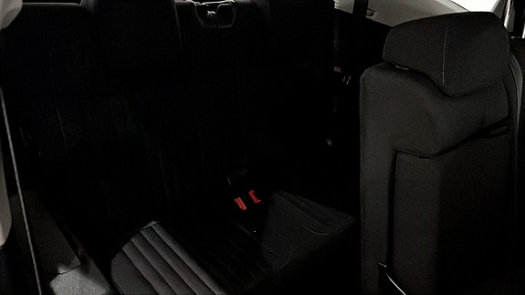 Volkswagen Tiguan Allspace 17 of 24