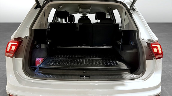 Volkswagen Tiguan Allspace 12 of 24