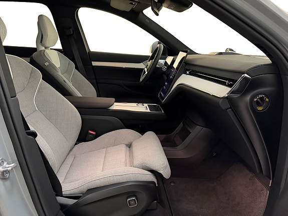 Volvo EX90 4 of 16