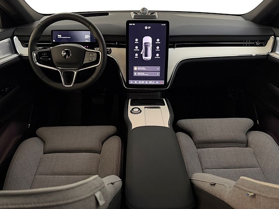 Volvo EX90 5 of 16