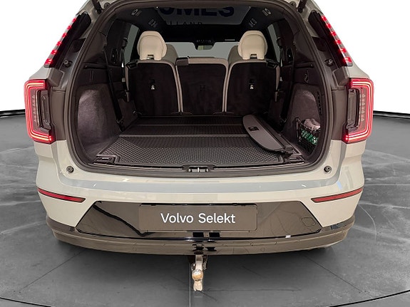 Volvo EX90 14 of 16