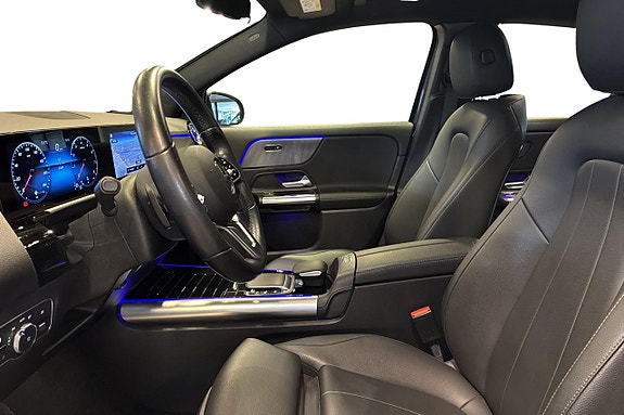 Mercedes-Benz GLA200 14 of 23