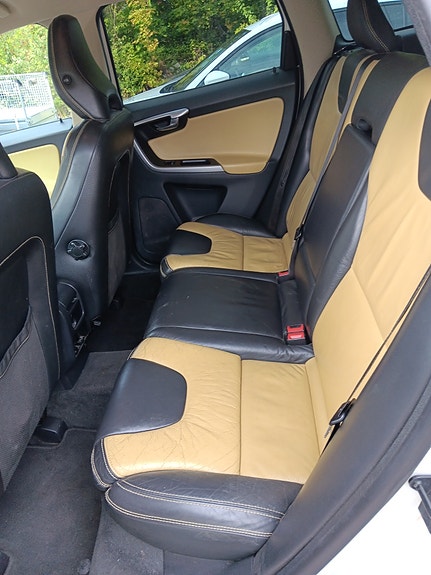 Volvo XC60 5 of 6